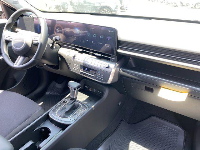 2025 Hyundai Kona SEL photo 13