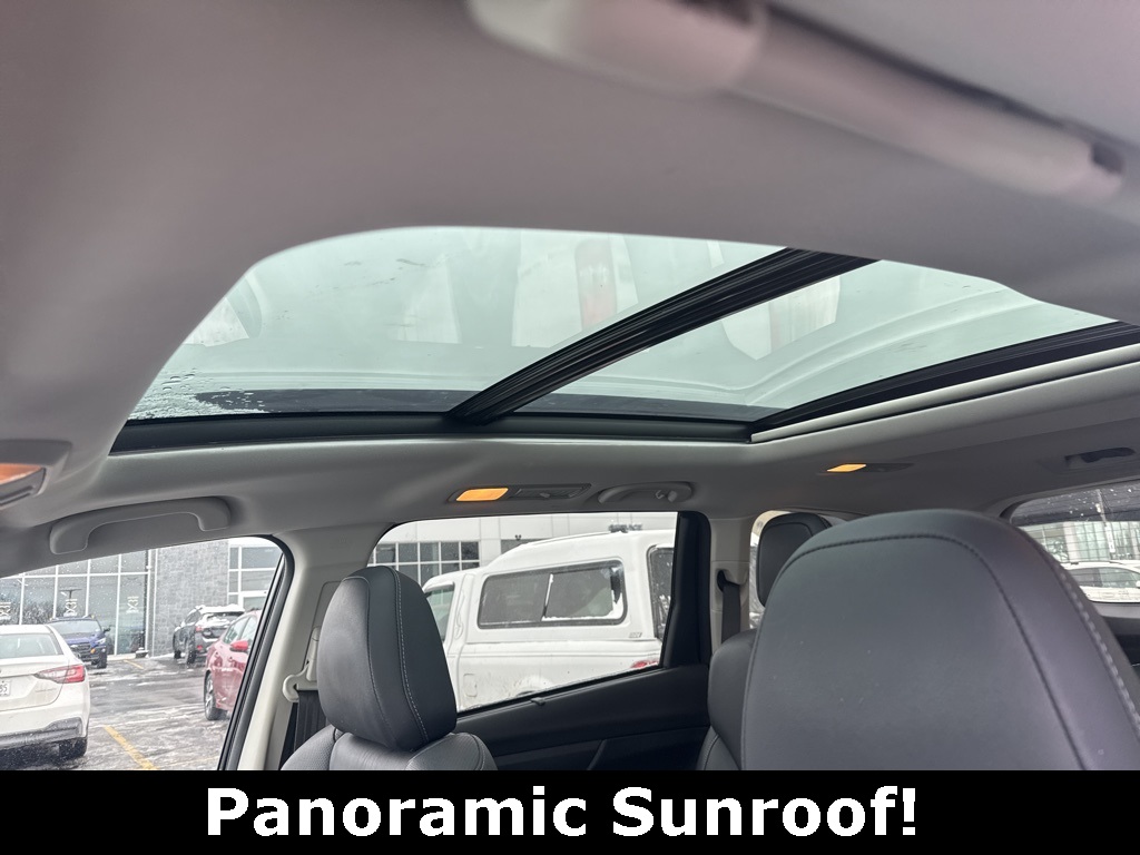 2022 Subaru Ascent Limited photo 2