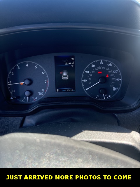 2024 Toyota Corolla Cross LE photo 4