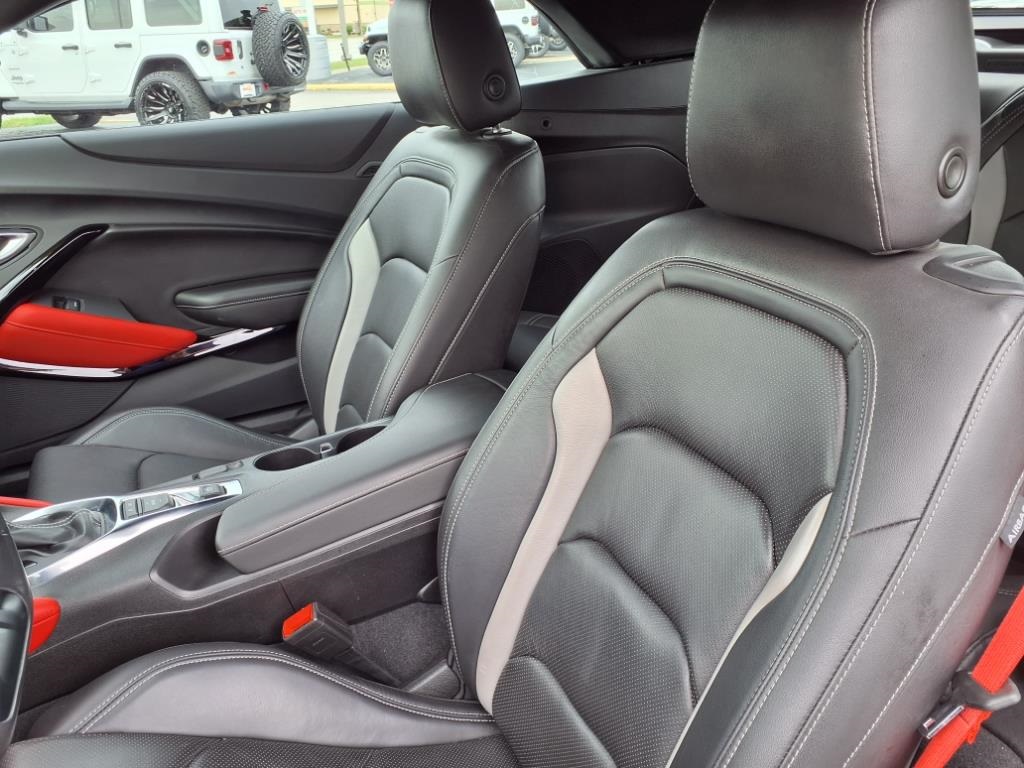 2023 Chevrolet Camaro 2LT photo 11