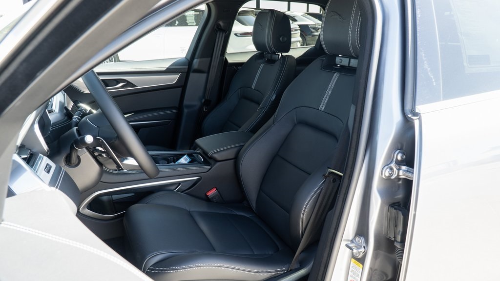 2025 Jaguar F-PACE P250 R-Dynamic S photo 13
