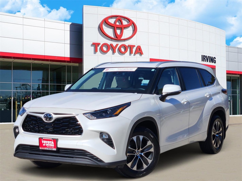 2024 Toyota Highlander XLE's photo