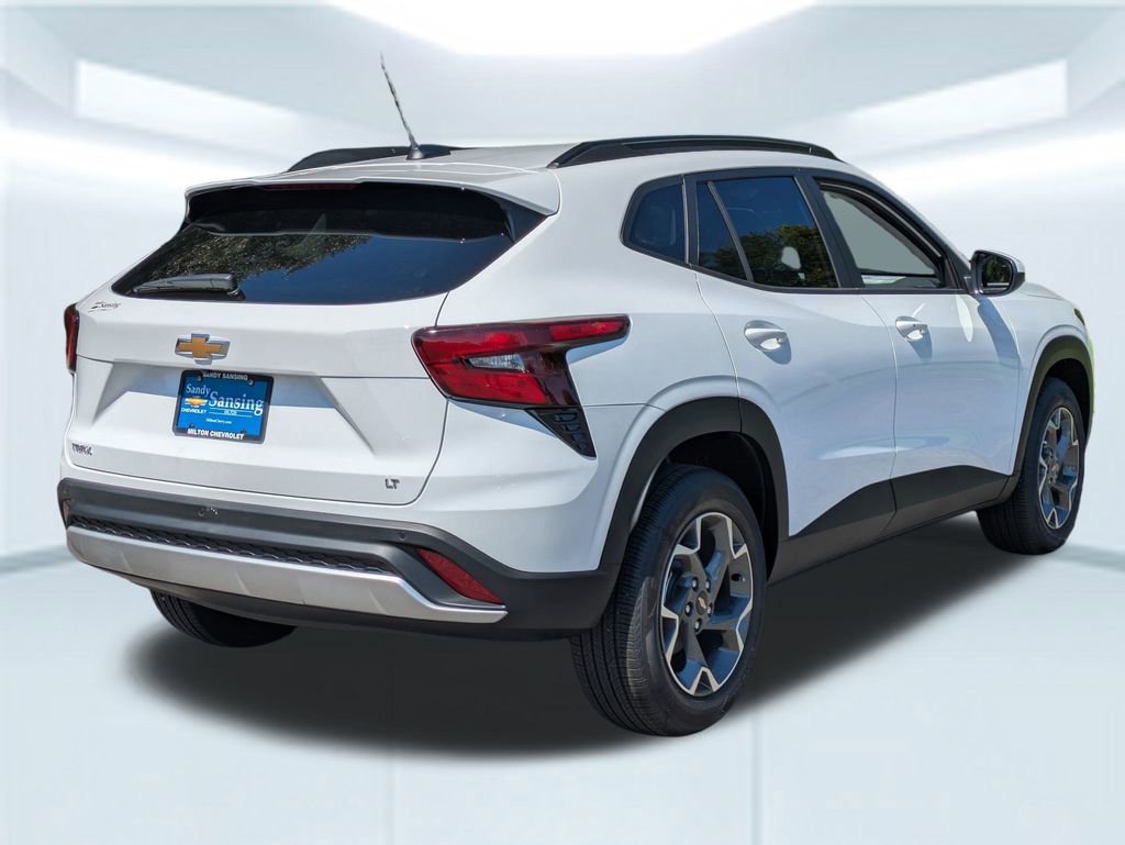 2025 Chevrolet Trax LT photo 5
