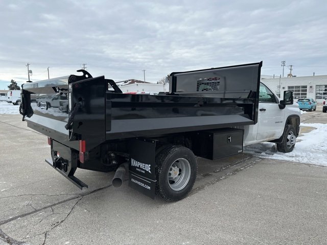 2025 Chevrolet Silverado 3500HD Work Truck photo 2