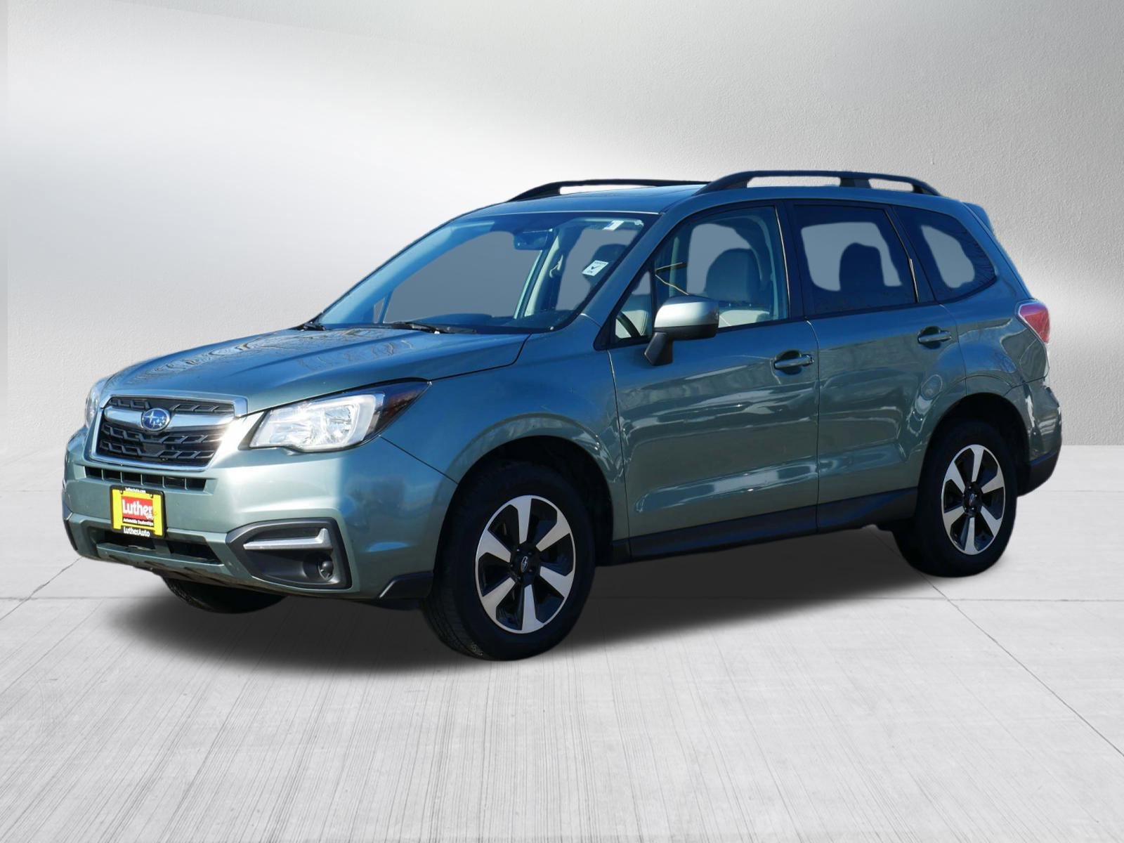 2017 Subaru Forester Premium photo 3