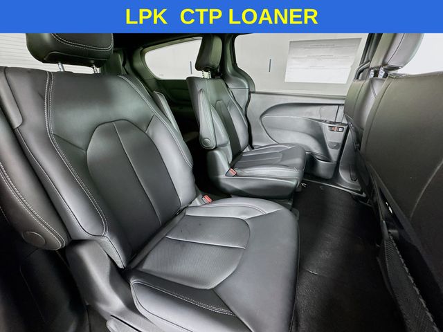 2025 Chrysler Pacifica Hybrid photo 26