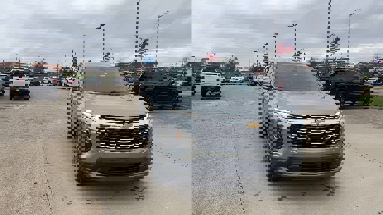 2026 Chevrolet Equinox LT photo 3