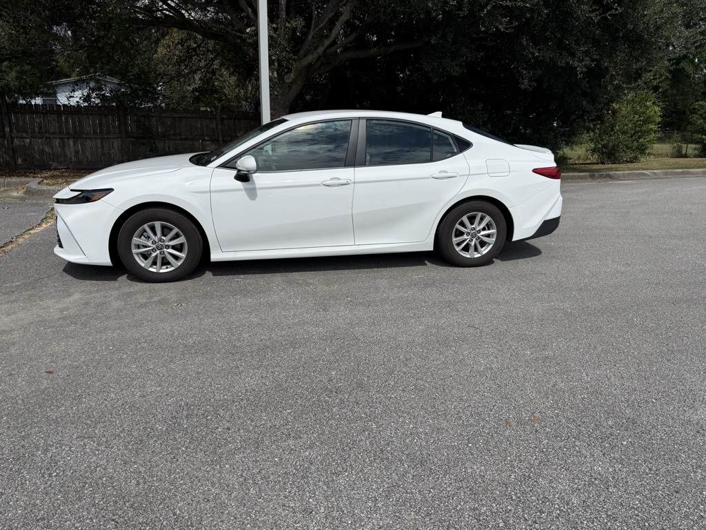 2025 Toyota Camry photo 2
