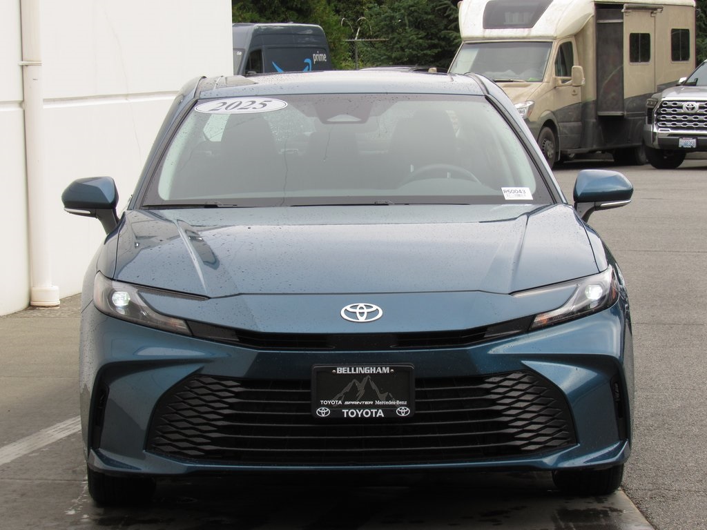 2025 Toyota Camry LE photo 3