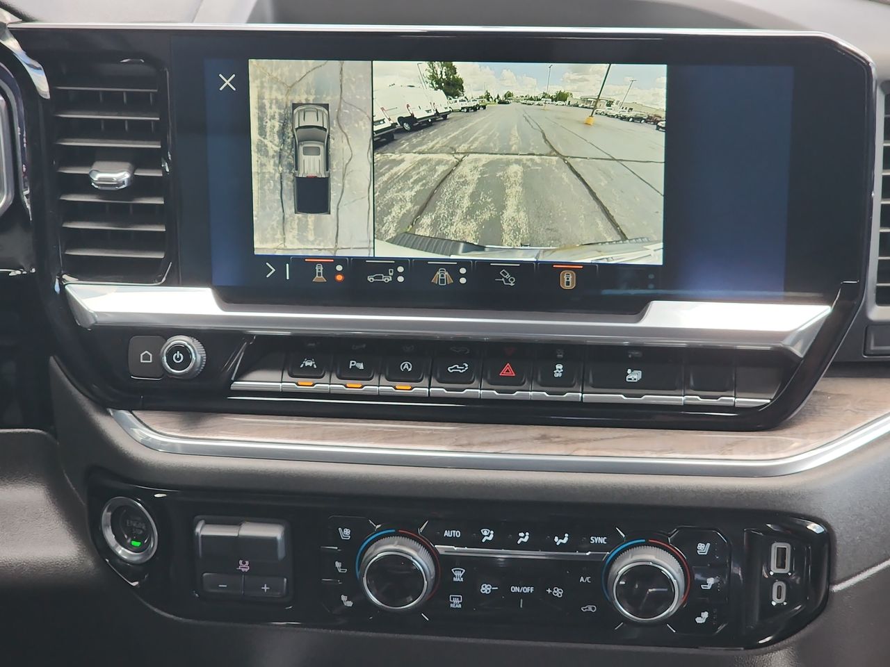 2024 Chevrolet Silverado 1500 LTZ photo 16