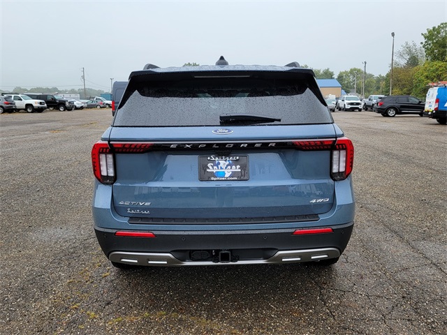 2025 Ford Explorer photo 4