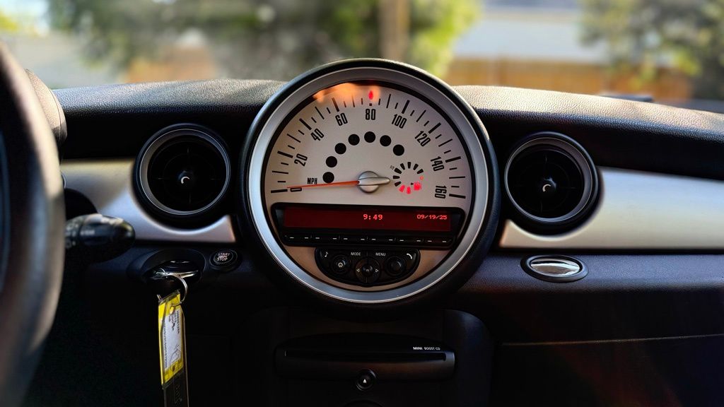 2013 Mini Cooper Base photo 21