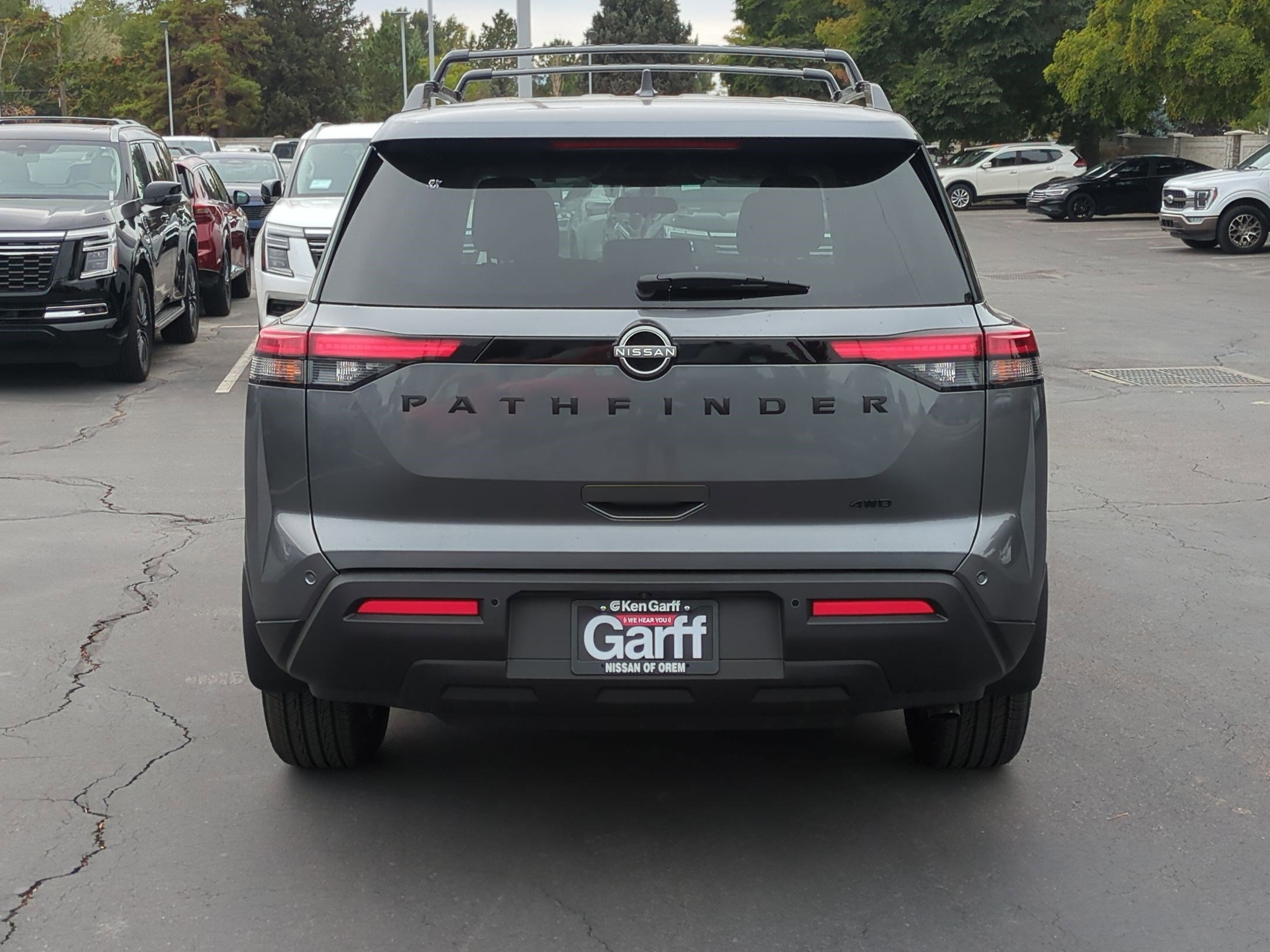 2025 Nissan Pathfinder SV photo 4