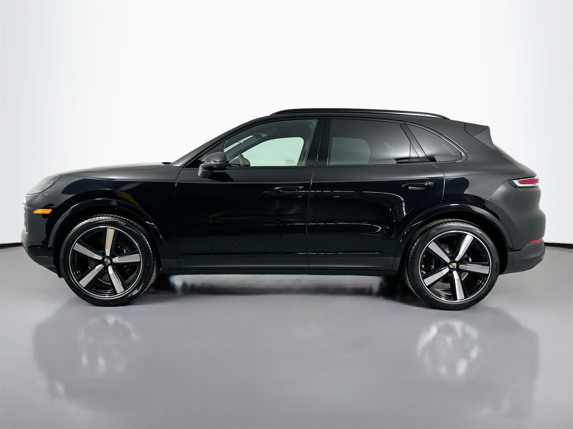 2026 Porsche Cayenne Base photo 2
