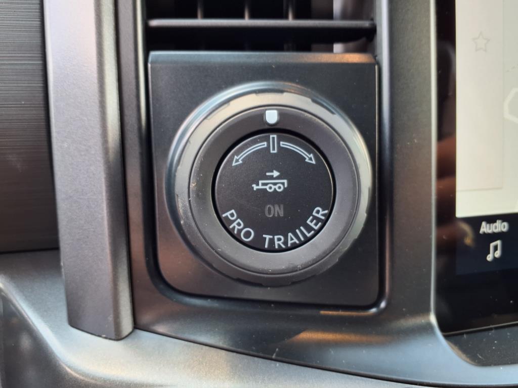 2025 Ford F-150 XLT photo 5