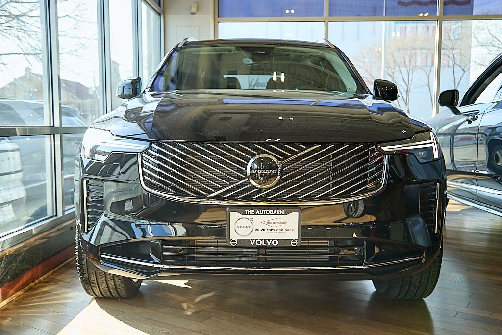 2026 VOLVO XC90 - Image 2