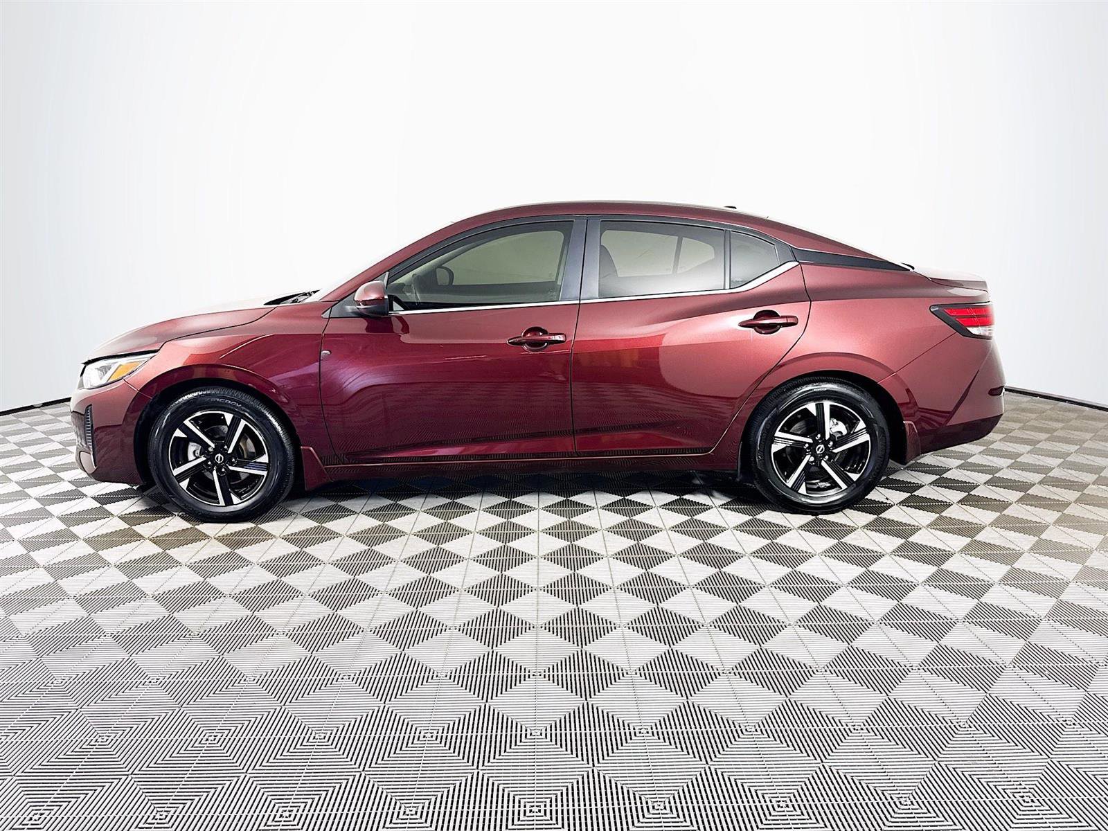 2025 Nissan Sentra SV photo 4