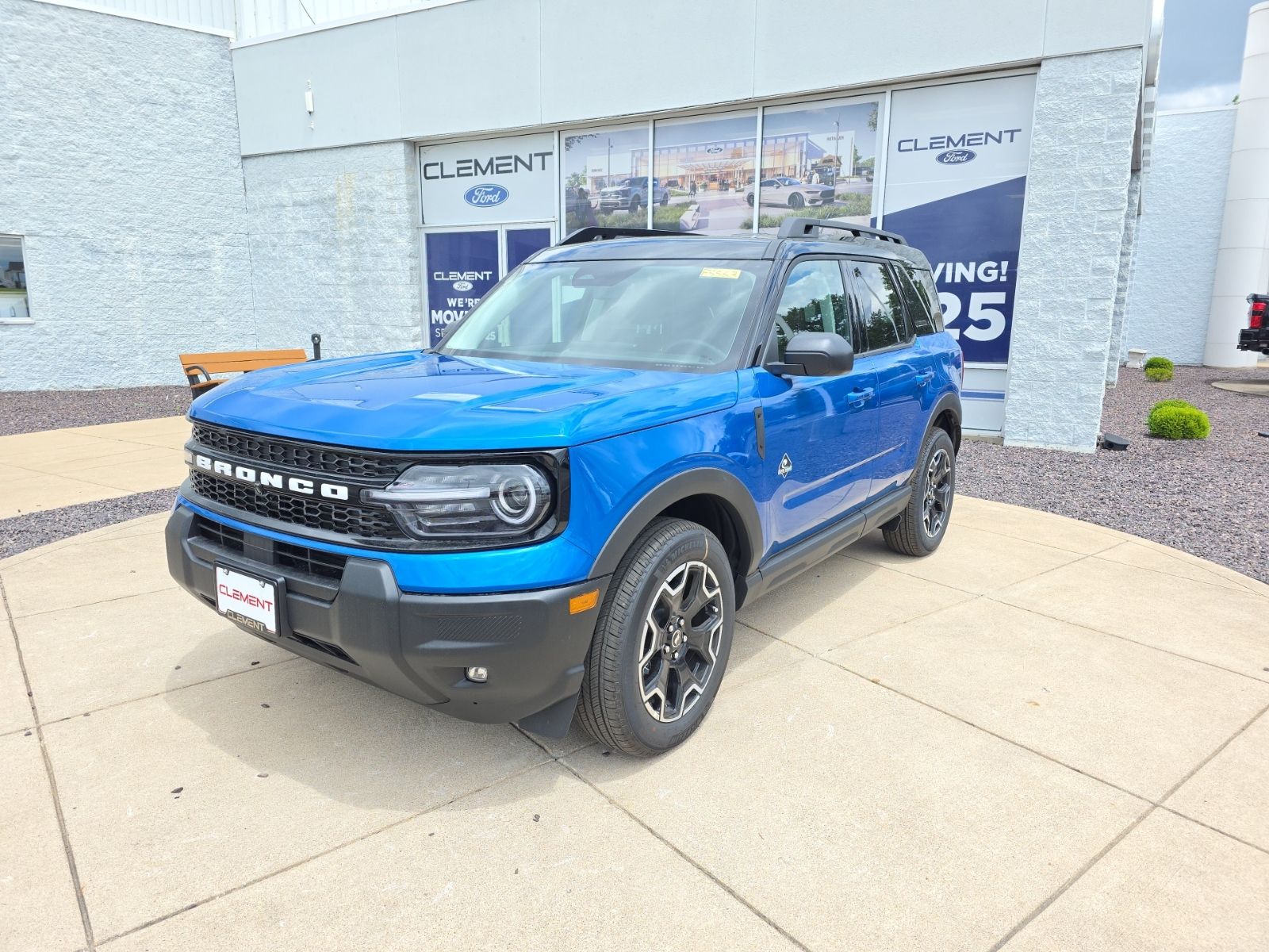 2025 Ford Bronco Sport Outer Banks's photo