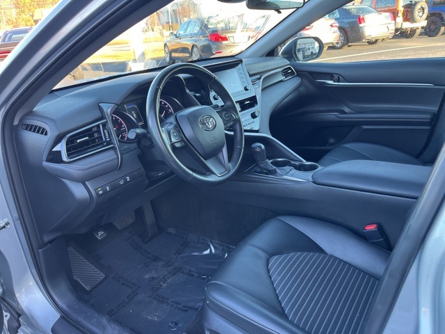 2023 Toyota Camry SE photo 6