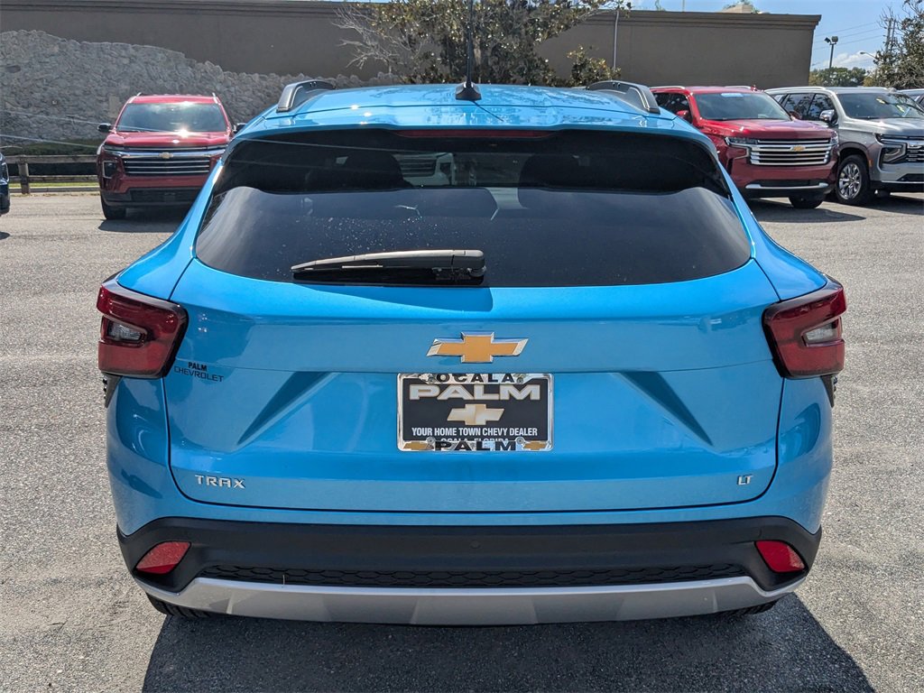 2025 Chevrolet Trax LT photo 4