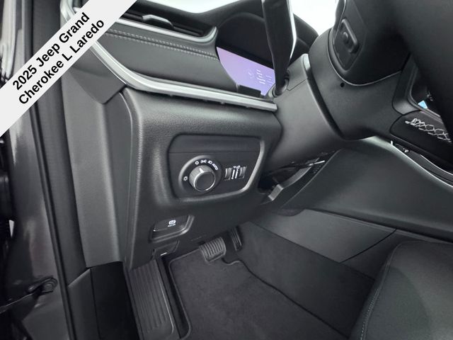 2025 Jeep Grand Cherokee Laredo photo 32