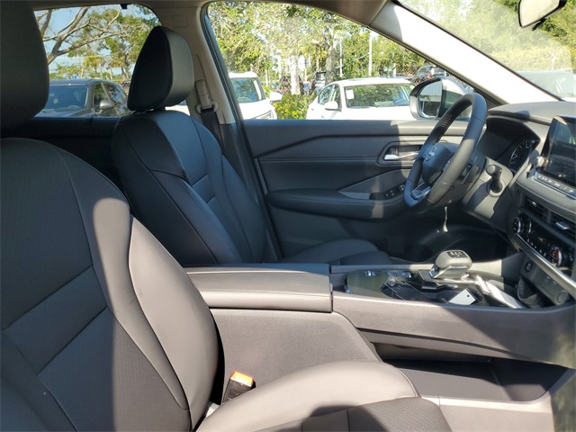 2026 Nissan Rogue SV photo 32