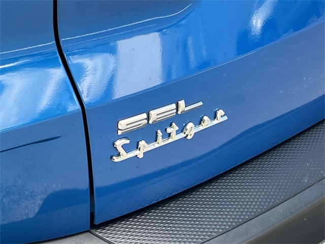 2021 Ford Escape Hybrid SEL photo 10