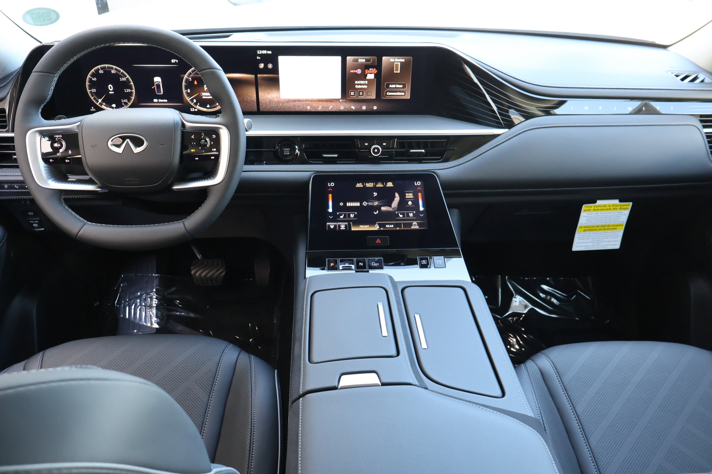 2026 Infiniti QX80 Luxe photo 17
