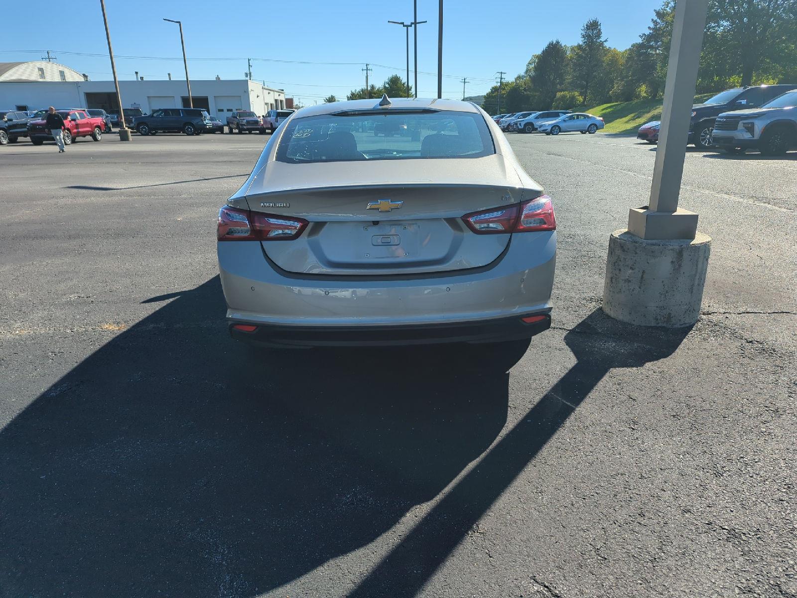2024 Chevrolet Malibu Premier 2LT photo 4
