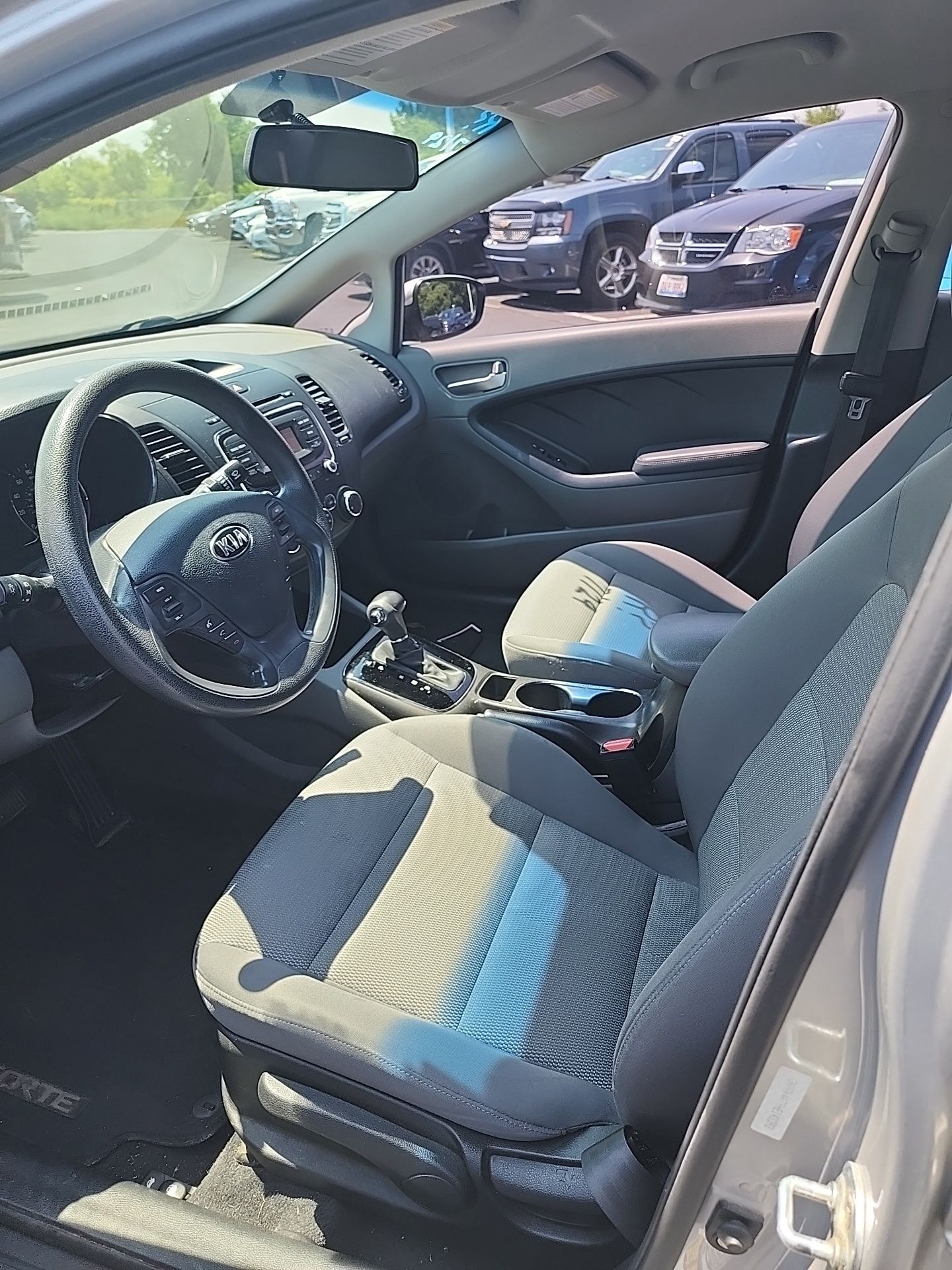2017 Kia Forte LX Base photo 6