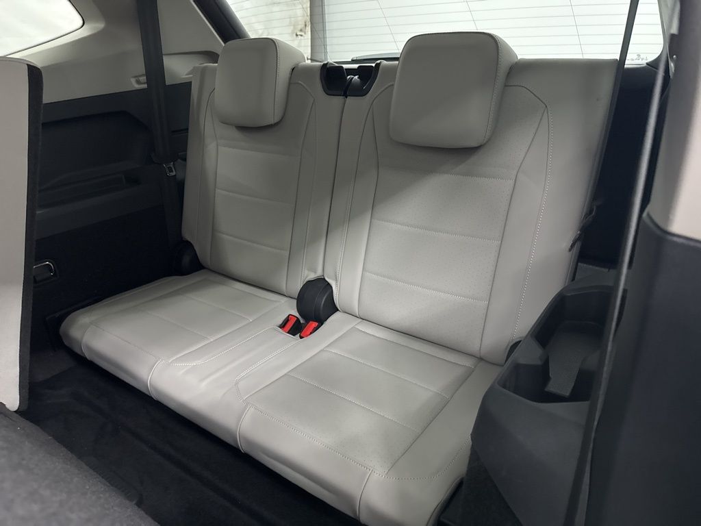 2019 Volkswagen Tiguan SEL R-Line photo 20