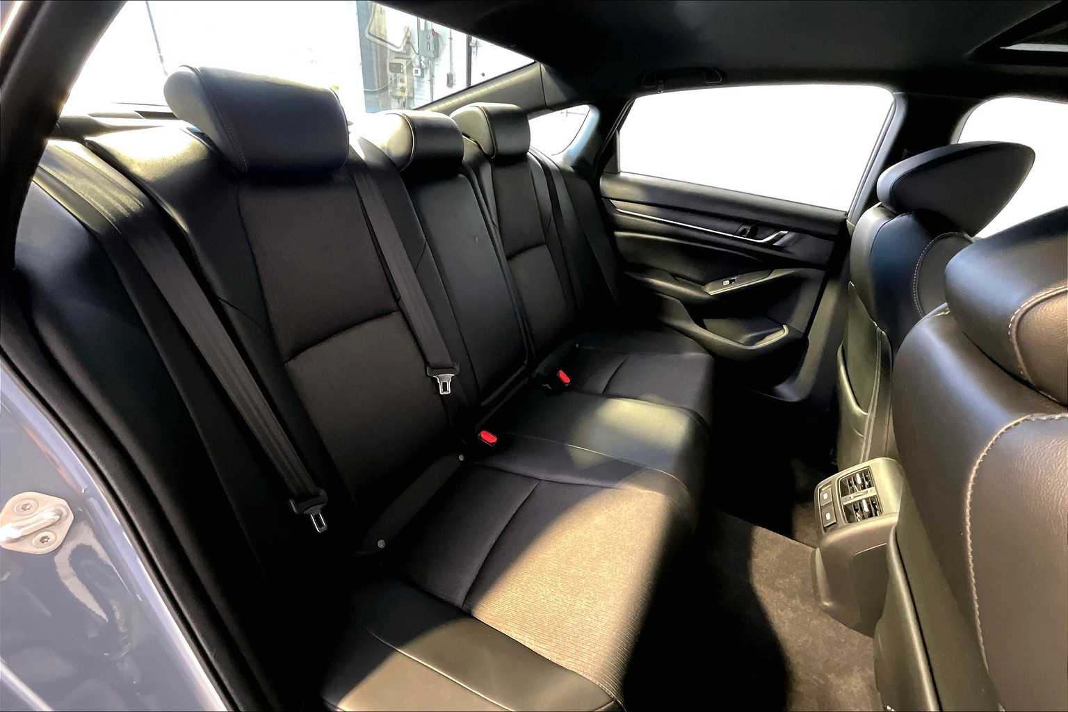 2021 Honda Accord Sport photo 19