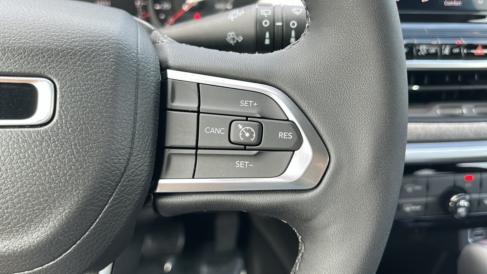 2025 Jeep Compass Latitude photo 23