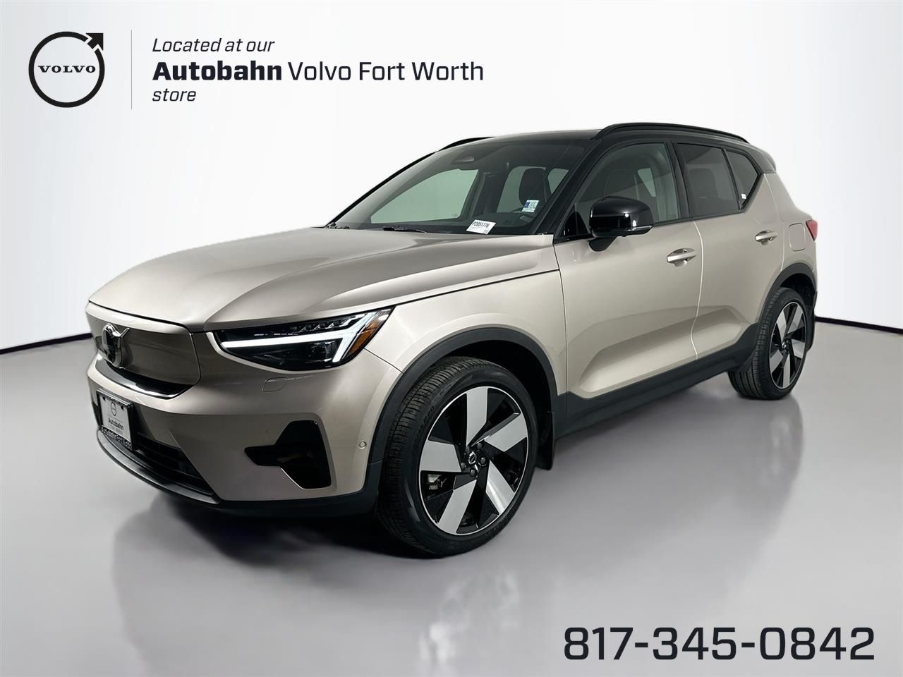 2023 Volvo XC40 Ultimate's photo