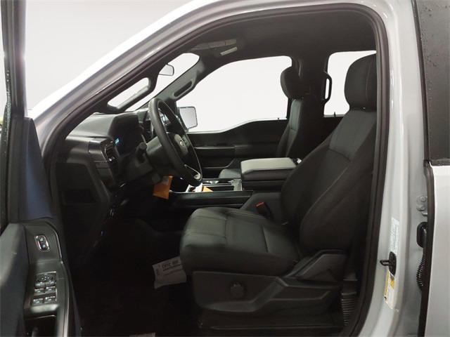 2025 Ford F-150 STX photo 9