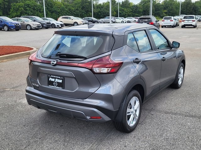 2025 Nissan Kicks Play S photo 2