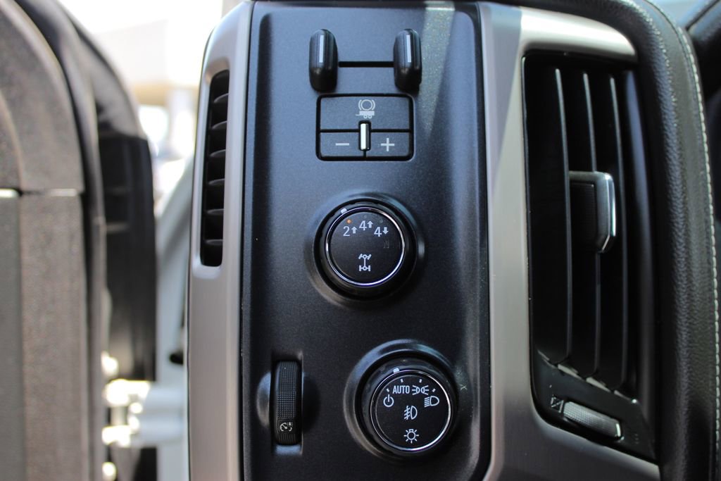 2017 Gmc Sierra 2500 HD Denali photo 22