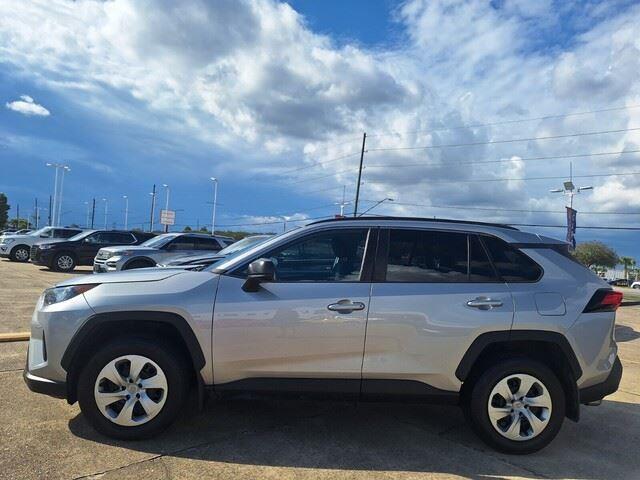 2021 Toyota RAV4 LE photo 2