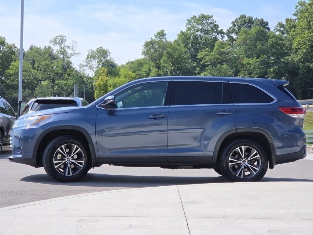 2019 Toyota Highlander LE Plus photo 15