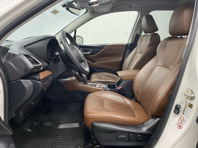 2019 Subaru Forester Touring photo 4