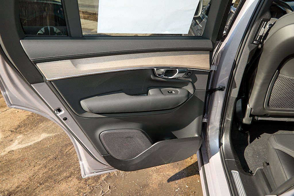 2026 VOLVO XC90 - Image 17