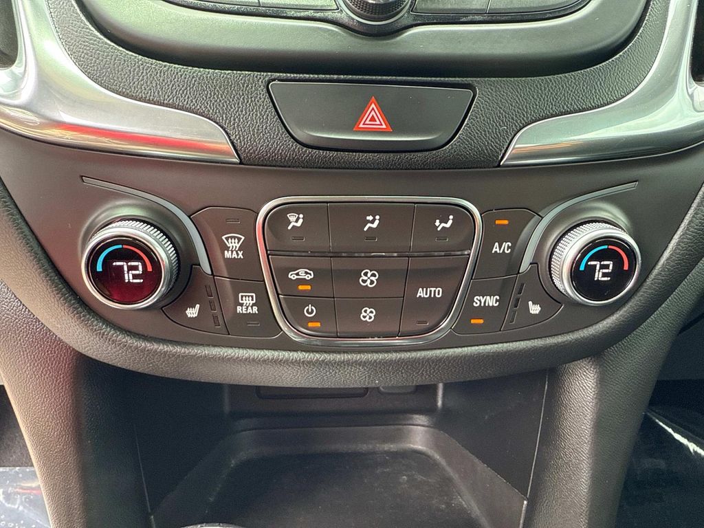 2021 Chevrolet Equinox LT photo 25