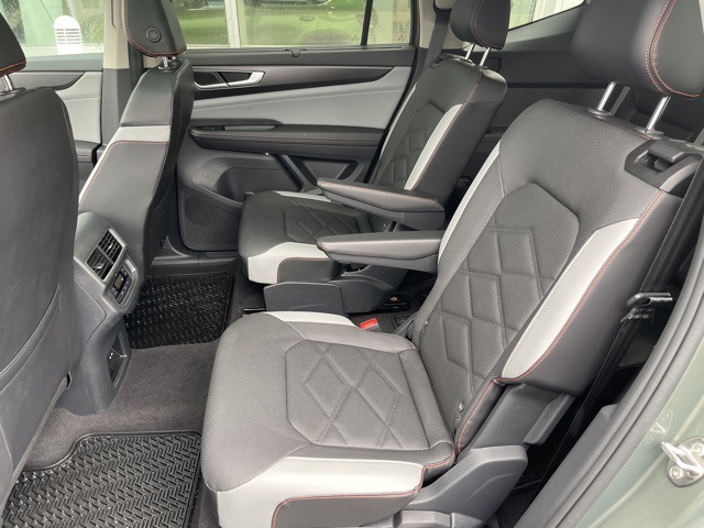 2024 Volkswagen Atlas Peak Edition SEL photo 16