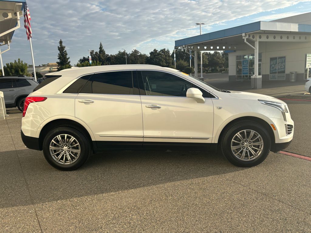 2017 Cadillac XT5 Luxury photo 4