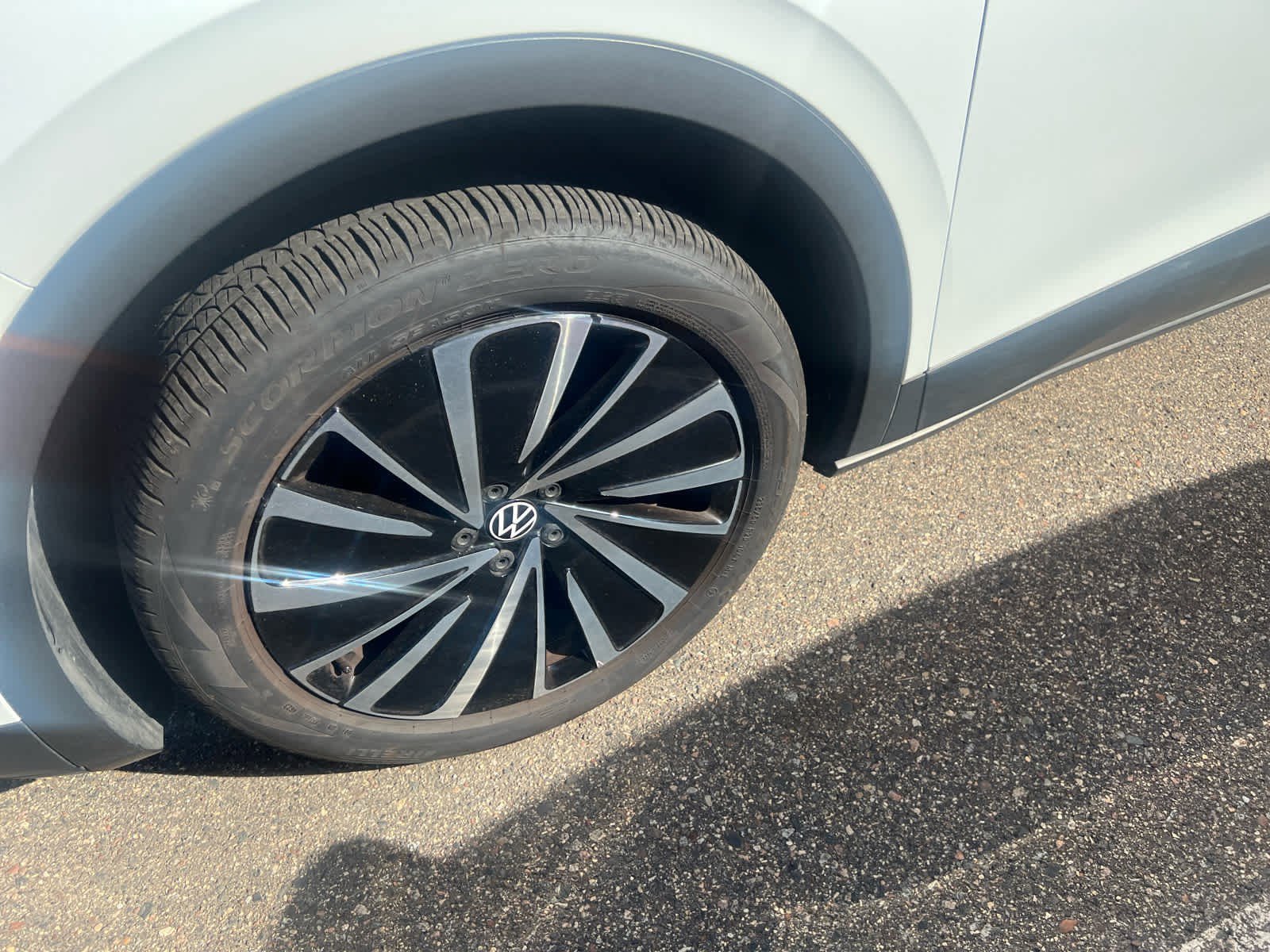 2024 Volkswagen ID.4 Pro photo 7