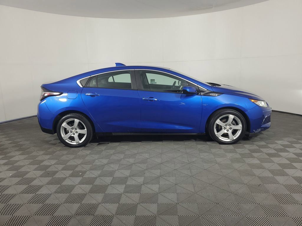 2016 Chevrolet Volt LT photo 3