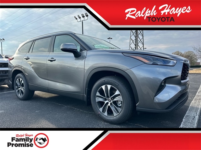2026 Toyota Highlander XLE's photo