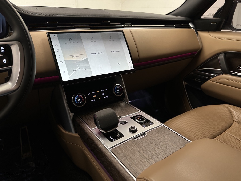 2023 Land Rover Range Rover SE photo 27