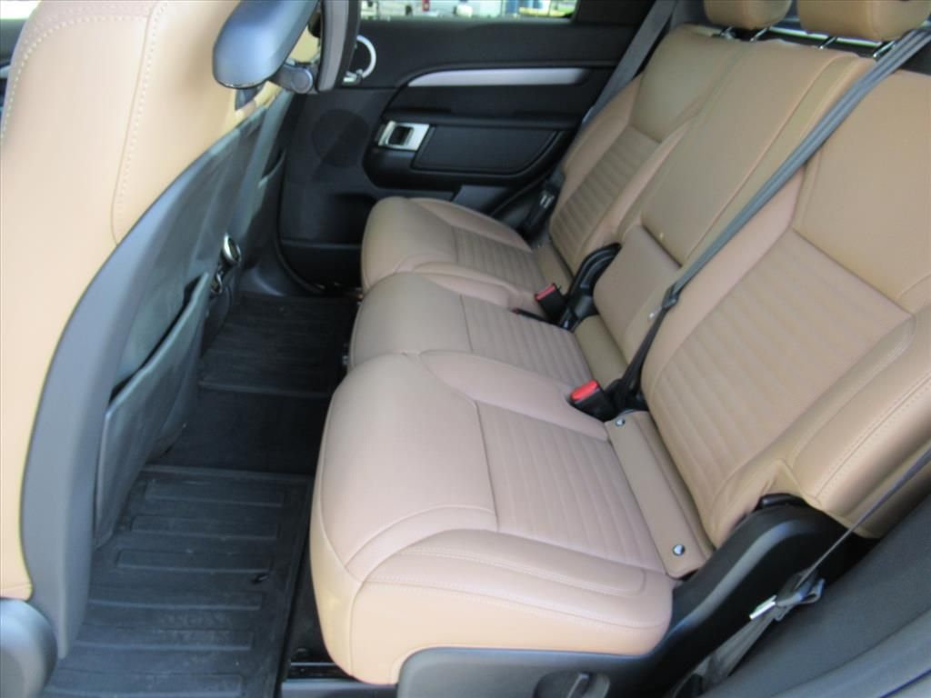 2024 Land Rover Discovery SE photo 28