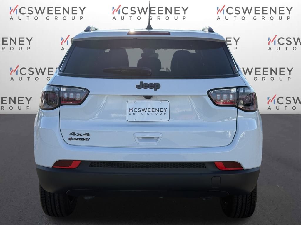 2026 Jeep Compass Latitude Altitude photo 4